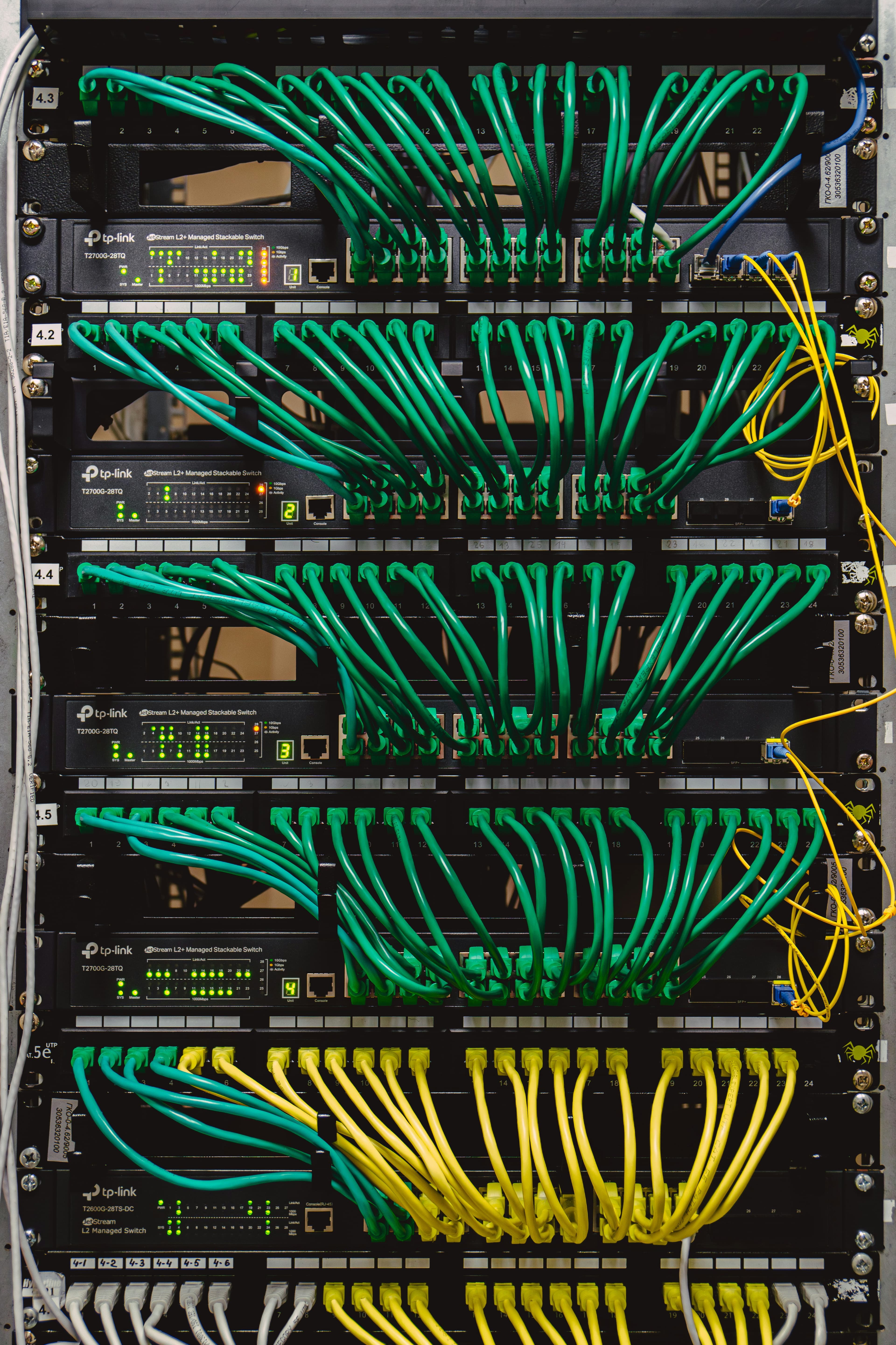 Dense network patching used to illustrate structured cabling migration planning